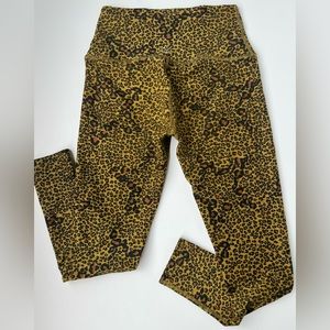 Beyond Yoga Full Length Leggings Medium Animal Print Butter Soft